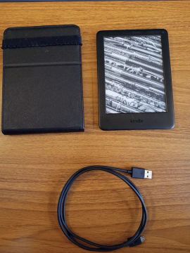 Kindle Paperwhite - E-reader com capa e carregador