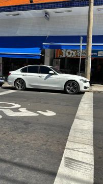 Vendo BMW 328i ano 2014