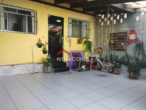 Casa em Rua Itauna - São Pedro - Esmeraldas/MG