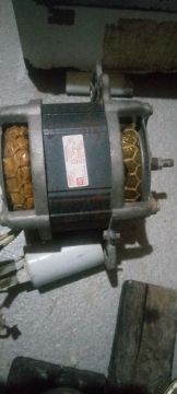 Vende-se motor de máquina funcionando perfeitamente