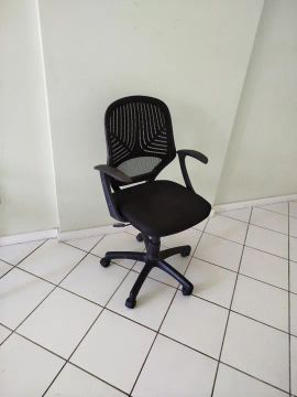 Cadeira de Escritório Giratória com Rodinhas