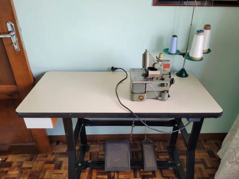 Máquina de overlock Star DCY 113