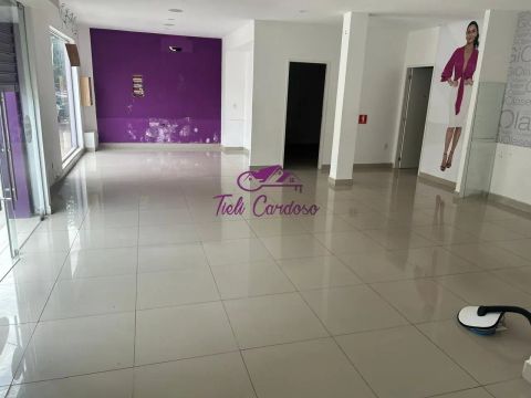 Salão Comercial de Alto Padrão na Melhor Localização de Indaiatuba-SP no Centro: 1 Sala, 3