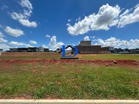 Terreno em Condomínio de Alto Padrão em Goiânia-GO no Jardins França 407,00 m² de área.
