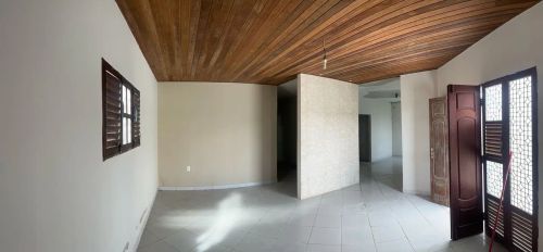 Vendo casa no Geisel na lateral do bienga ville. 