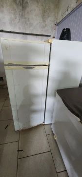 Geladeira Continental Dupla Porta - Usada