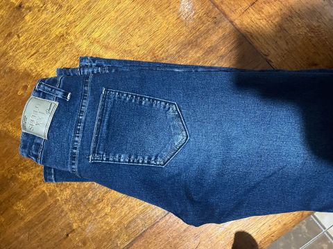 Calça masculina Século XXI