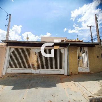 Casa com 3 Dormitórios Planejados com Ar - Real Parque - Lins SP