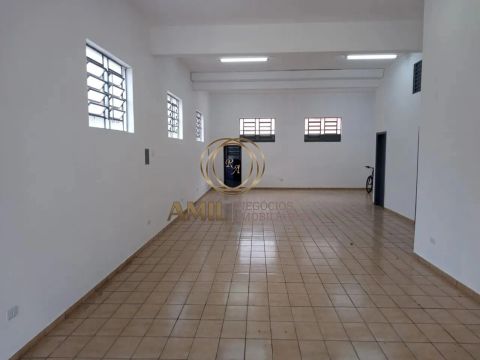 TT Aluga Ponto Comercial, 142 m², 3 Banheiros, 3 Vagas, Bosque dos Eucaliptos - SJC