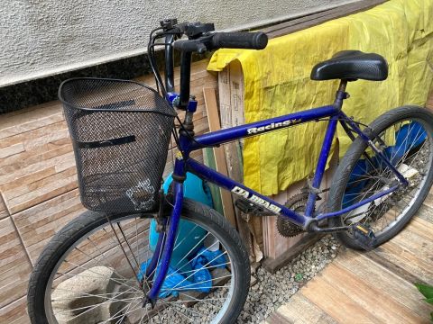 Bicicleta azul semi nova 