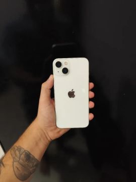 iPhone 13 - Branco - 128gb - 1 ano de uso