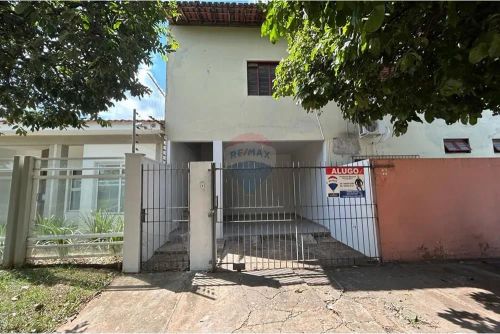 ALUGO SOBRADO NO BAIRRO SANTA CRUZ
