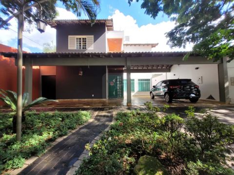 Casa sobrado para locação no bairro Jardim Karaiba