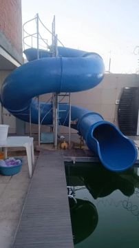 Tobogã para piscina - Diversão garantida!