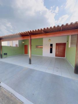 ALUGA-SE CASA EM CONDOMÍNIO