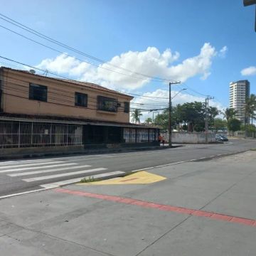 Ponto Comercial Com Casa A Venda Em Frente ao Constâncio Vieira na Treze de Julho