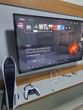 Ps5 digital e fisica semi novo , com nota fiscal .