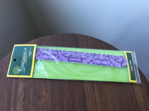 Lixa de unha estilizada lilás