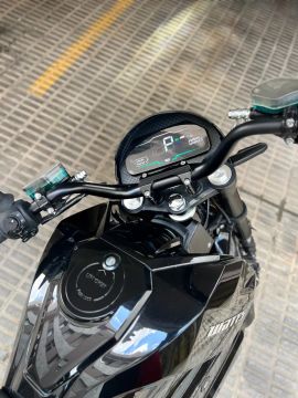 Moto Elétrica de garagem, com apenas 600km rodado, ainda não chegou na primeira revisão. 