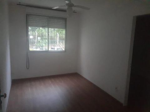 L1207 Ótimo apartamento 1 Dorm, Térreo, Estac. Condomínio, Próx. à Protásio Alves