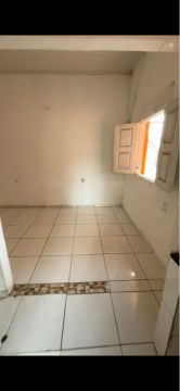 Apartamento com 2 cômodos, ótima localização próx a faculdades