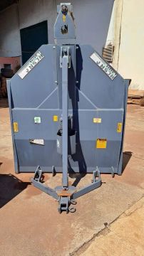 Roçadeira Sr 1.30mts nova 