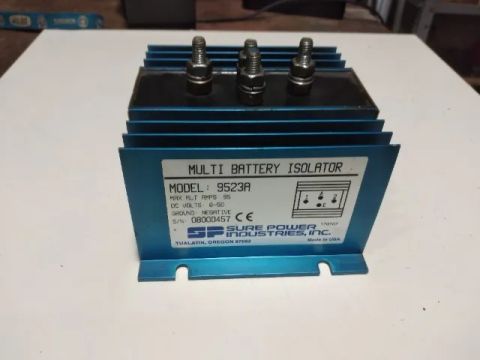 Isolador multi-bateria OEM com 2 isoladores 9523A  300 reais
