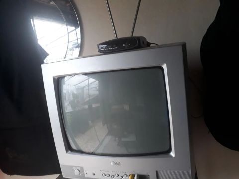 TV  -  LG  antiga - 