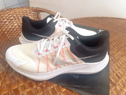 Tênis Nike masculino zoom winflo N° 44 Br,estado de novo,usado 2 vezes,$400