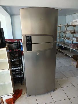 Vendo geladeira usada funcionando perfeitamente 