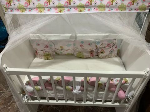 MINI BERÇO MAIS COLCHÃO E KIT DE ALMOFADA E MOSQUITEIRO
