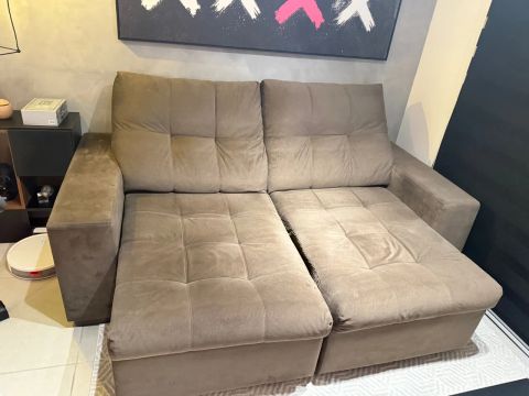 Sofá retrátil em Suede Marrom