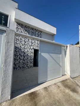Alugo ótima casa na Estrada dos Caboclos 
