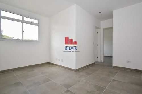 Lindo Apartamento no bairro Tatuquara, no Condomínio Moradas do Bosque, com vaga de garage