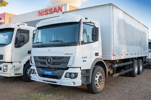 Caminhão Mercedes-Benz Atego 2426 6x2 2014 
