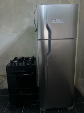 Geladeira Duplex e Fogão com Mesa de Vidro 