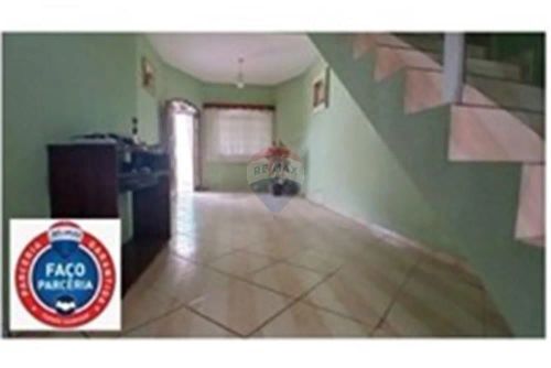 Casa em Condomínio no Jardim Marrocos - Imperdível!