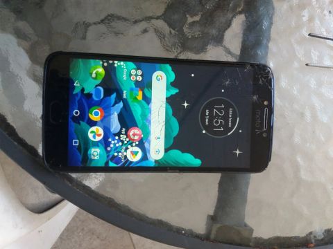 Celular Motorola Moto E4 + (LEIA A DESCRIÇÃO)