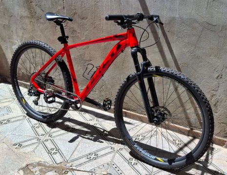 Bicicleta/Bike First Aro 29 / tamanho 19