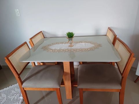 Mesa de Jantar com 4 Cadeiras