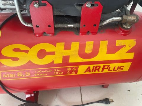 Compressor de ar Schulz Air Plus MSI 8,5 - 120 lbf/pol² - 2 hp - 13 gal