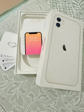 iPhone 11 semi novo