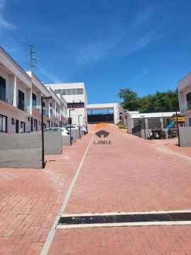 Casa - 2 Dormitórios - Condomínio Residencial Vila Moura - Granja Viana - SP