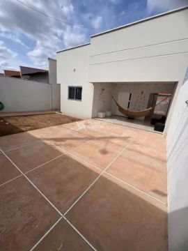 Casa para aluguel possui 240 metros quadrados com 2 quartos em Formosa - Timon - MA