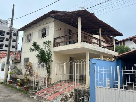 Casas no Centro de Iriri com 2 e 3 quartos - Temporada