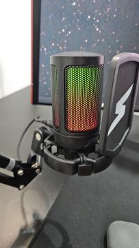 Microfone Fifine Ampligame A6t Com Braço Articulado Preto - Seminovo