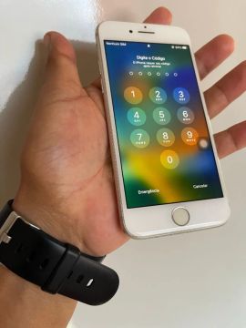 iPhone 8