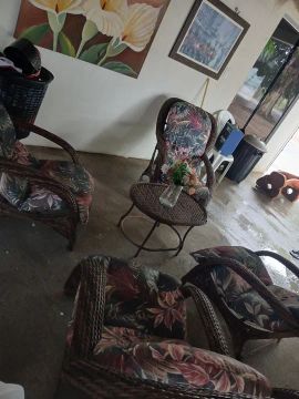 Cadeiras para área externa. 