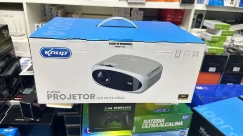 Projetor Pj004 3100 lumenes, entregamos e ac. cartões