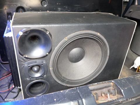 Caixa de Som Subwoofer